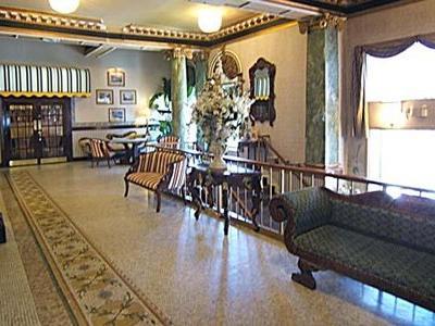 Clarion Inn & Suites Бельвиль Экстерьер фото